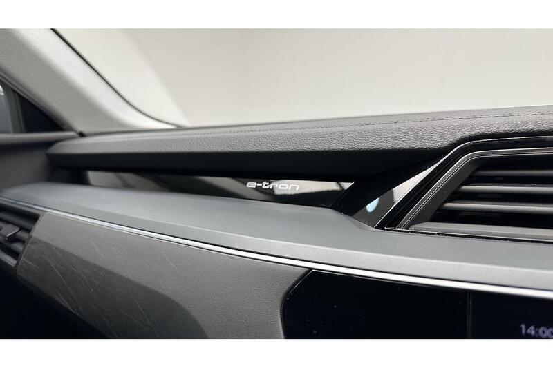 Used Audi Q8 2023 for sale - 76784537: Photo 44