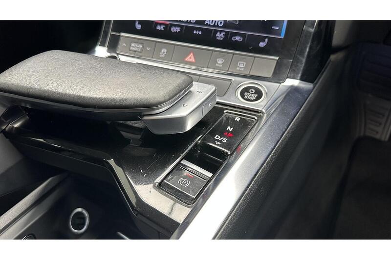 Used Audi Q8 2023 for sale - 76784537: Photo 55