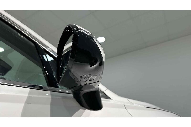 Used Genesis GV70 2023 for sale - 76784379: Photo 17