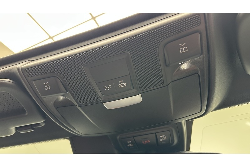 Used Mercedes-Benz SLC 2017 for sale - 77247304: Photo 53