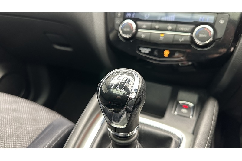 Used Nissan Qashqai 2015 for sale - 76910747: Photo 50