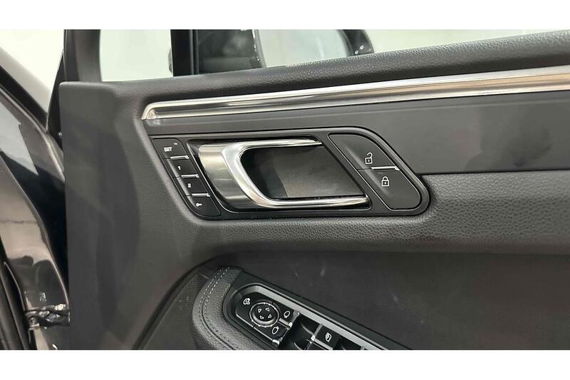 Used Porsche Macan 2019 for sale - 76784556: Photo 37