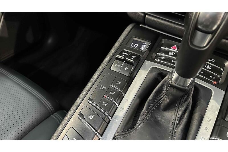 Used Porsche Macan 2019 for sale - 76784556: Photo 60