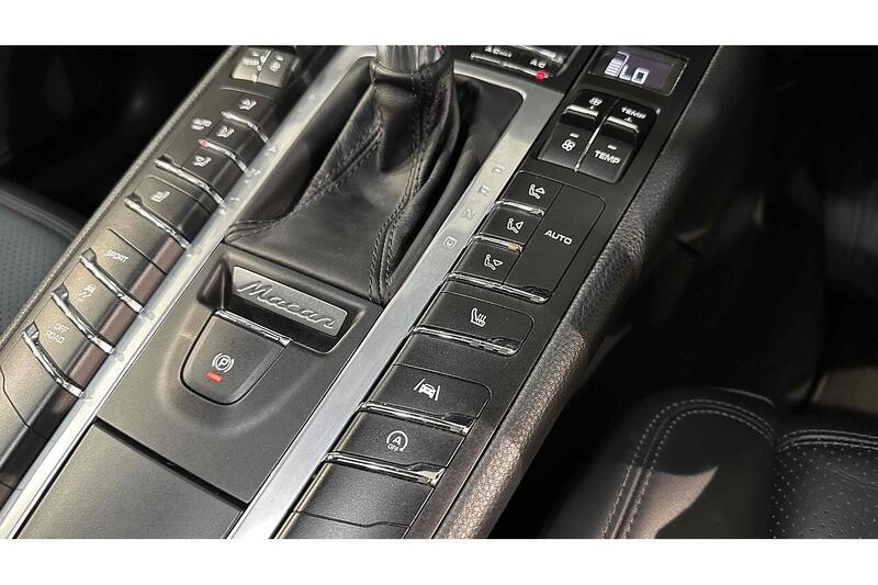 Used Porsche Macan 2019 for sale - 76784556: Photo 63