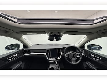 Used Volvo V60 2019 for sale - 78715473: Photo