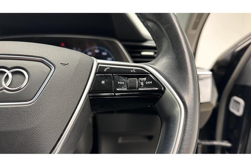 Used Audi e-tron 2020 for sale - 76784592: Photo 43
