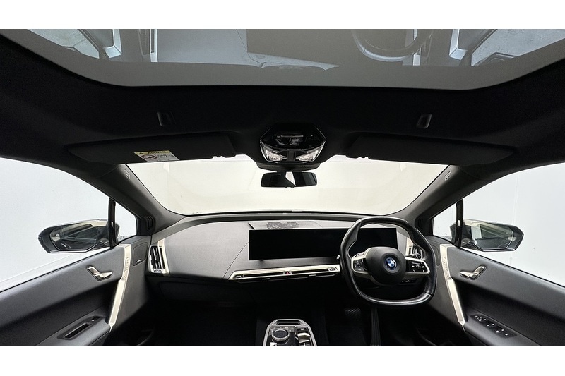 Used BMW iX 2022 for sale - 77236836: Photo 2