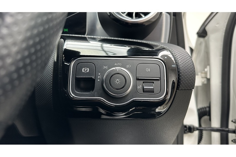 Used Mercedes-Benz A-Class 2018 for sale - 77459507: Photo 33