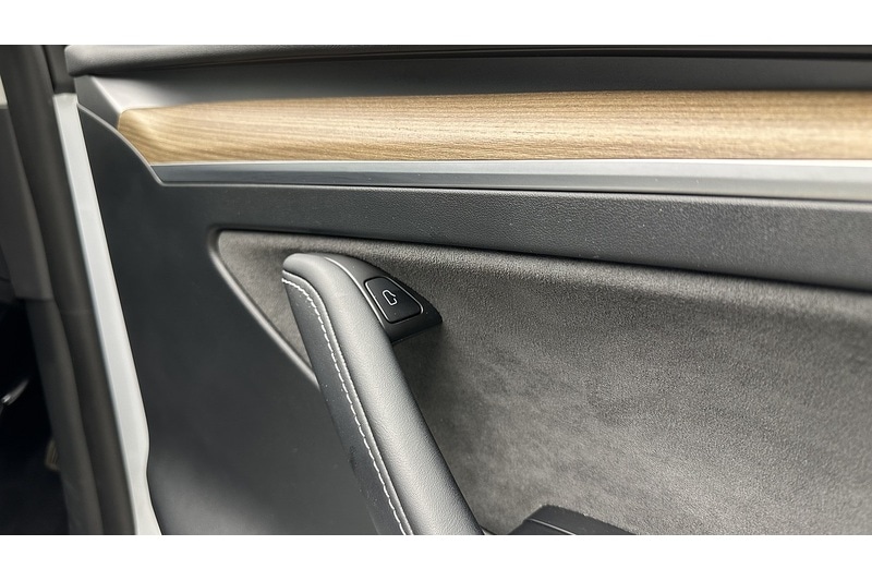 Used Tesla Model Y 2024 for sale - 77720601: Photo 35