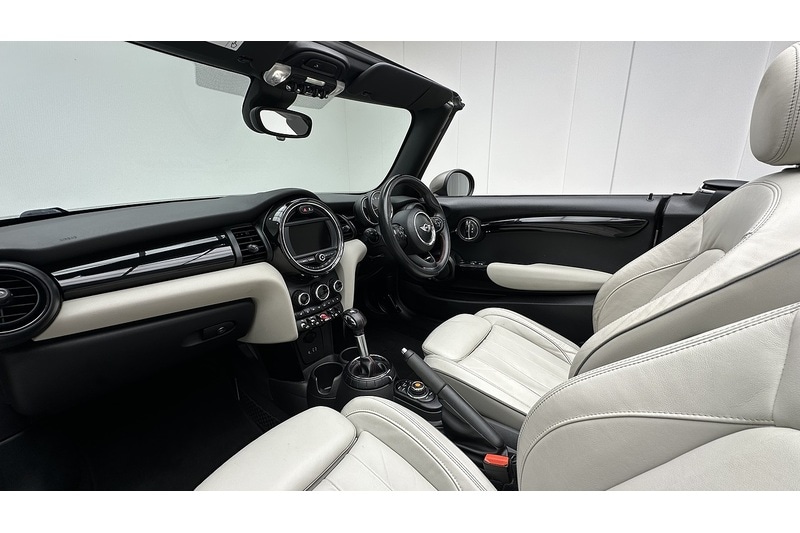 Used MINI Convertible 2018 for sale - 77558345: Photo 2