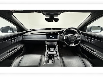 Used Jaguar XF 2019 for sale - 76784588: Photo