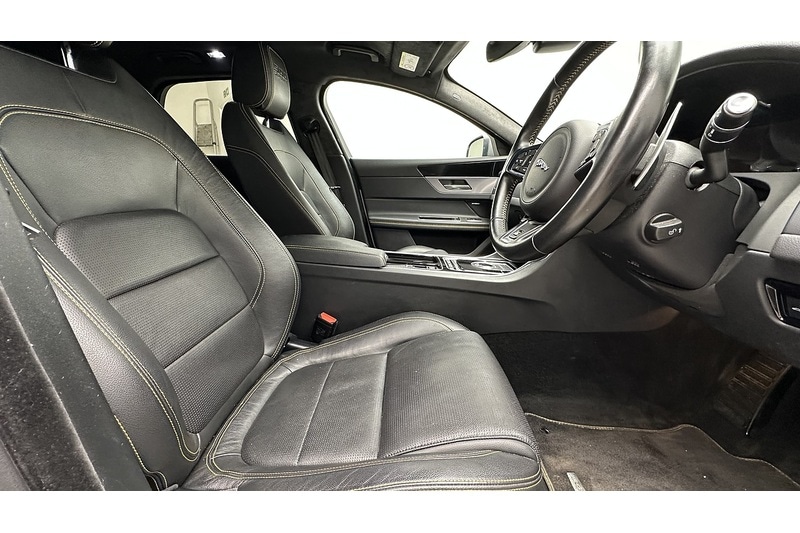 Used Jaguar XF 2019 for sale - 76784588: Photo 32