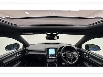 Used Volvo XC40 2021 for sale - 79526419: Photo