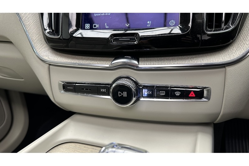 Used Volvo XC60 2022 for sale - 76784289: Photo 53