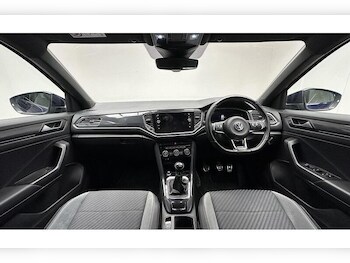 Used Volkswagen T-Roc 2019 for sale - 76784349: Photo