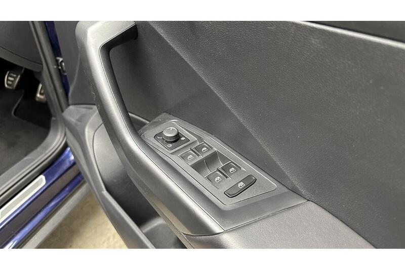 Used Volkswagen T-Roc 2019 for sale - 76784349: Photo 32