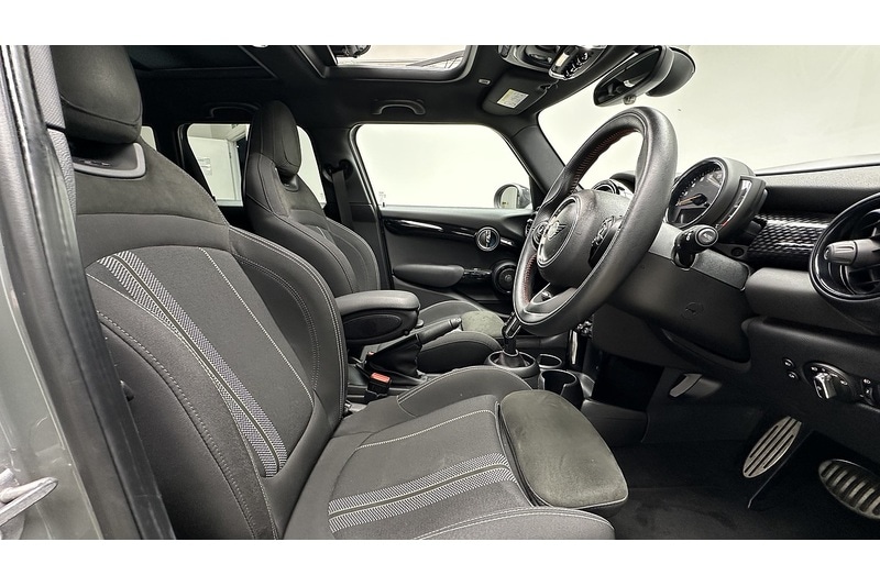 Used MINI Hatch 2019 for sale - 77077850: Photo 30