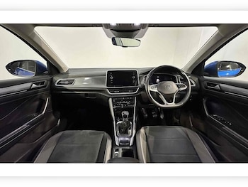 Used Volkswagen T-Roc 2022 for sale - 76784324: Photo