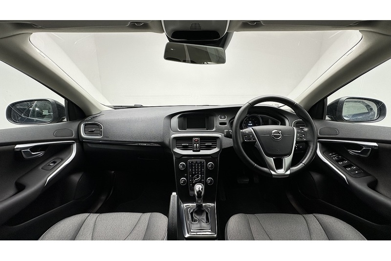 Used Volvo V40 2018 for sale - 77003314: Photo 2