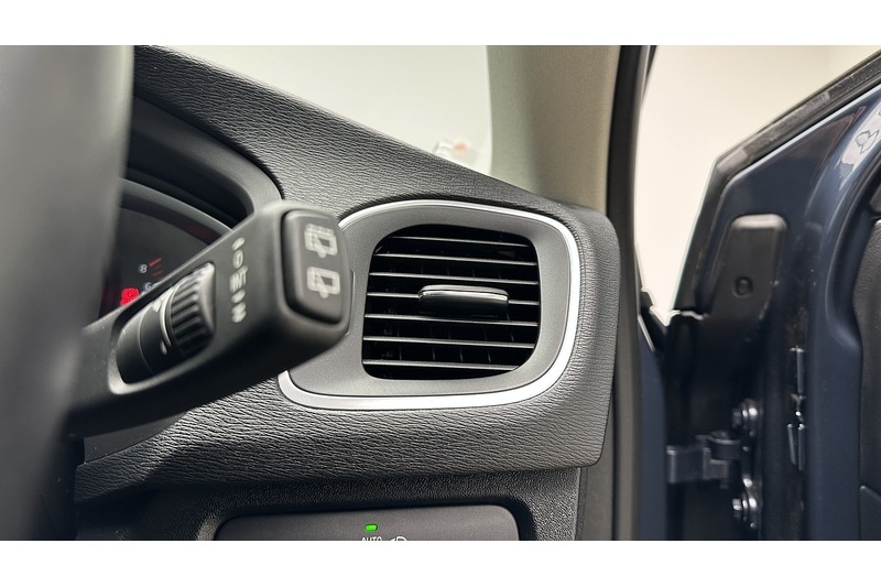 Used Volvo V40 2018 for sale - 77003314: Photo 30