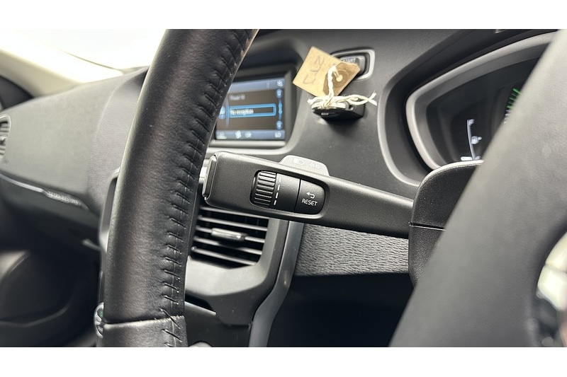 Used Volvo V40 2018 for sale - 77003314: Photo 32