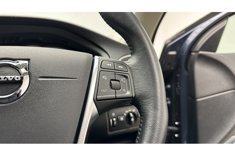 Used Volvo V40 2018 for sale - 77003314: Photo 35