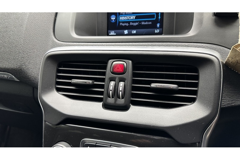 Used Volvo V40 2018 for sale - 77003314: Photo 37