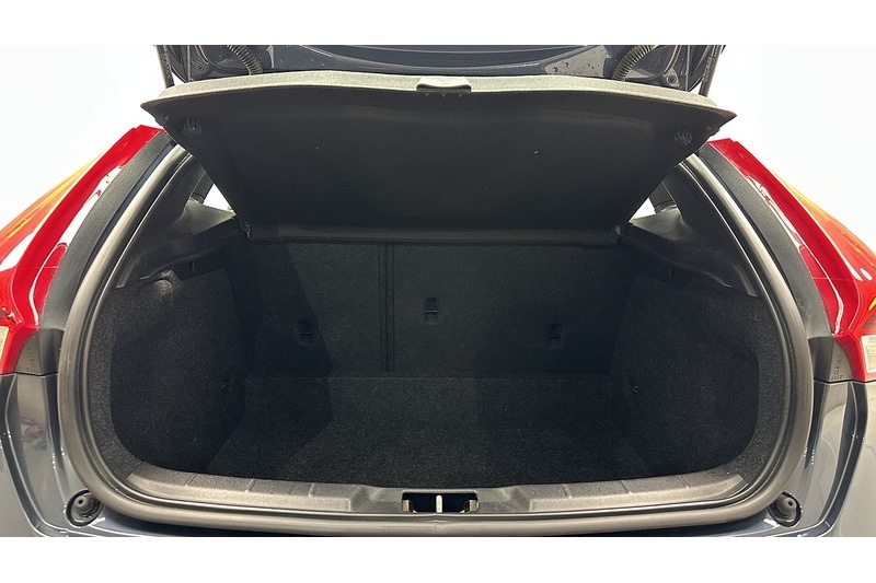 Used Volvo V40 Cross Country 2018 for sale - 77003314: Photo 44