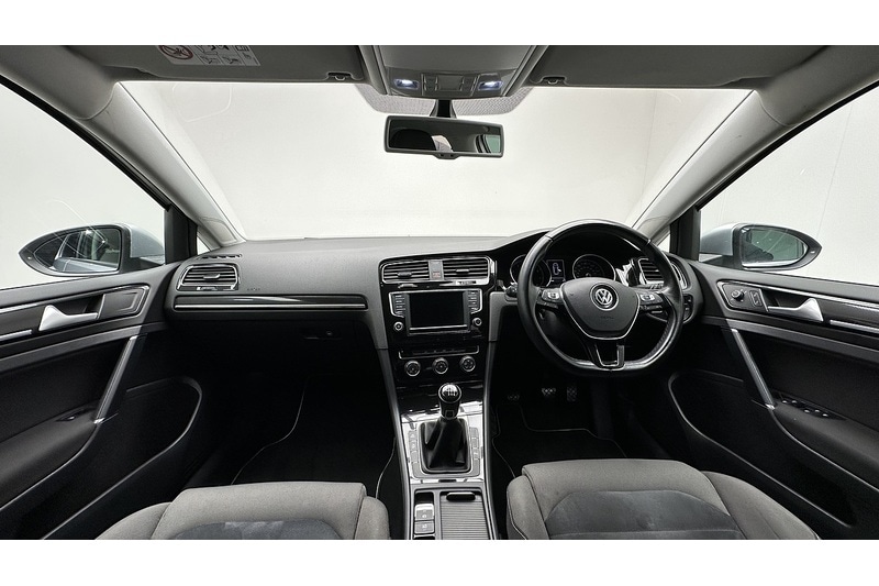 Used Volkswagen Golf 2016 for sale - 77379179: Photo 2