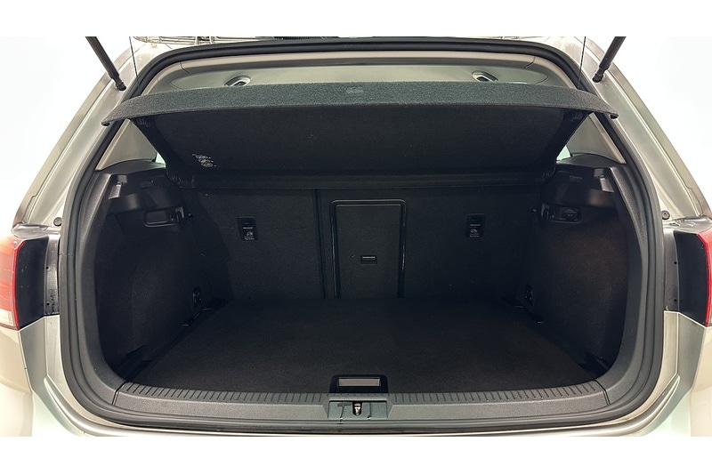 Used Volkswagen Golf 2016 for sale - 77379179: Photo 49