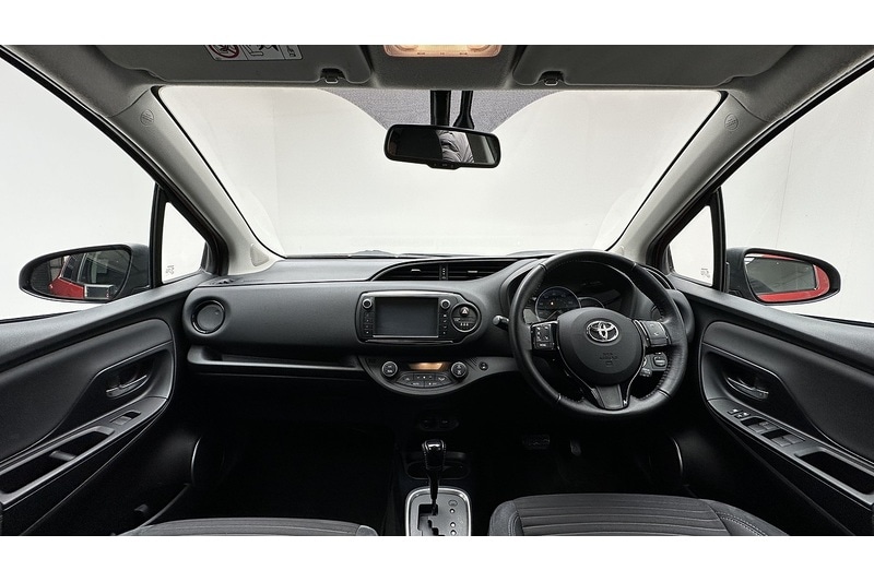 Used Toyota Yaris 2015 for sale - 76784419: Photo 2