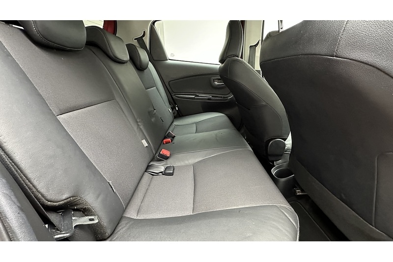 Used Toyota Yaris 2015 for sale - 76784419: Photo 28