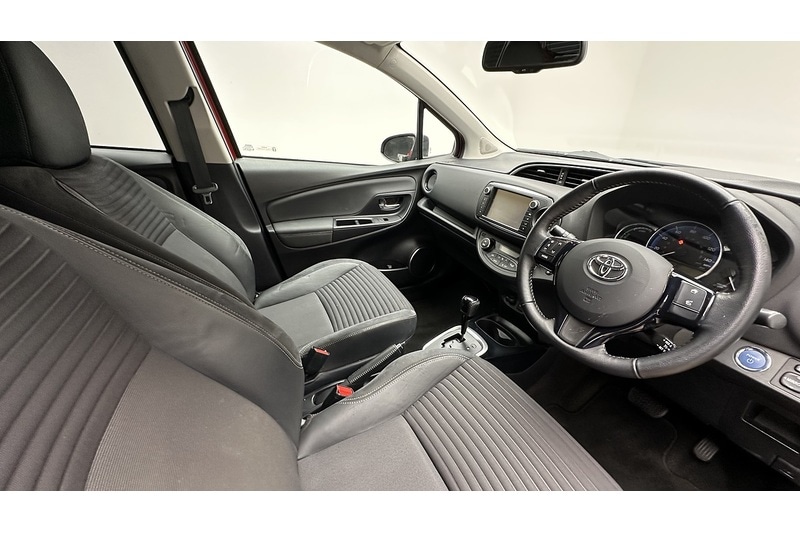 Used Toyota Yaris 2015 for sale - 76784419: Photo 31