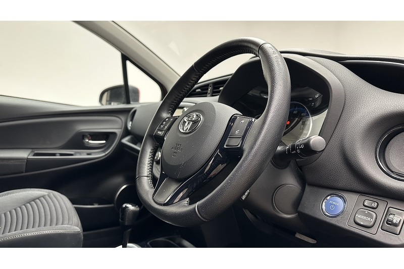 Used Toyota Yaris 2015 for sale - 76784419: Photo 32