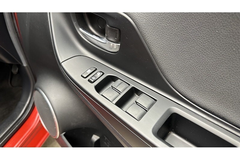 Used Toyota Yaris 2015 for sale - 76784419: Photo 33