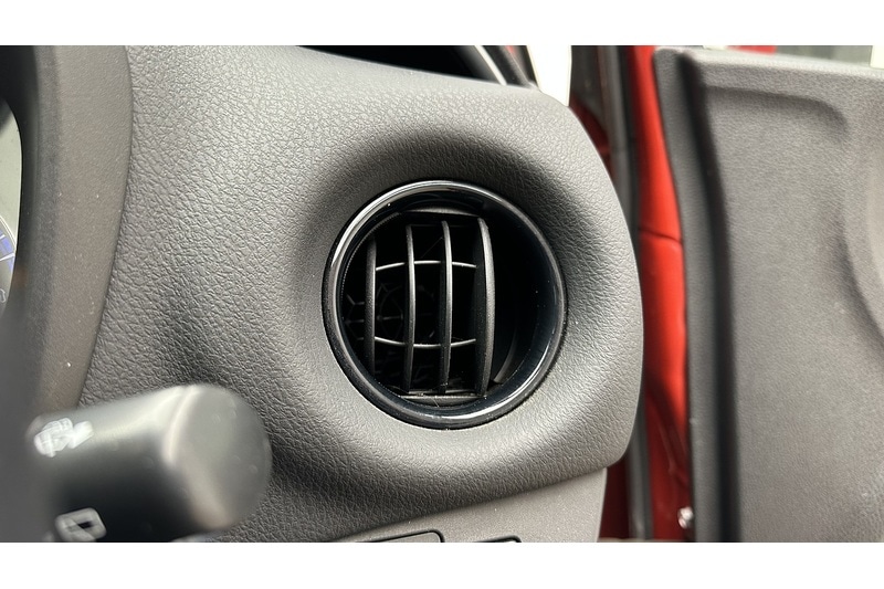 Used Toyota Yaris 2015 for sale - 76784419: Photo 34