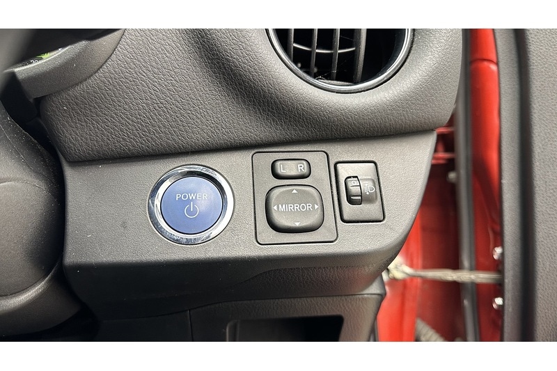 Used Toyota Yaris 2015 for sale - 76784419: Photo 35