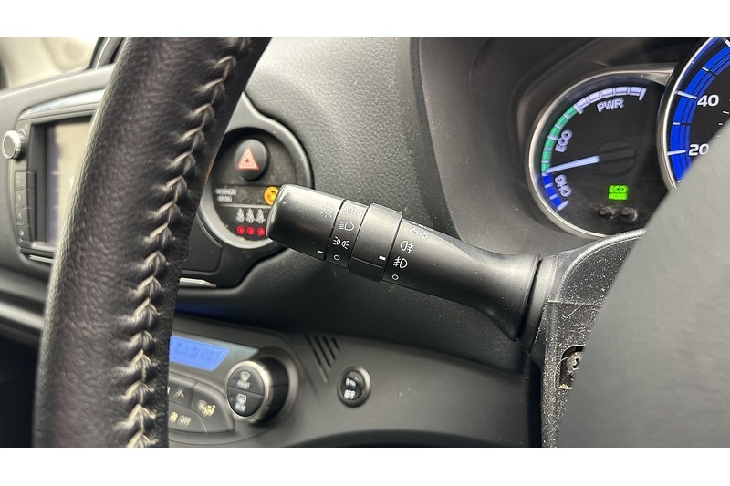 Used Toyota Yaris 2015 for sale - 76784419: Photo 36