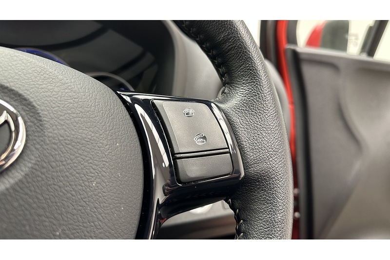 Used Toyota Yaris 2015 for sale - 76784419: Photo 40