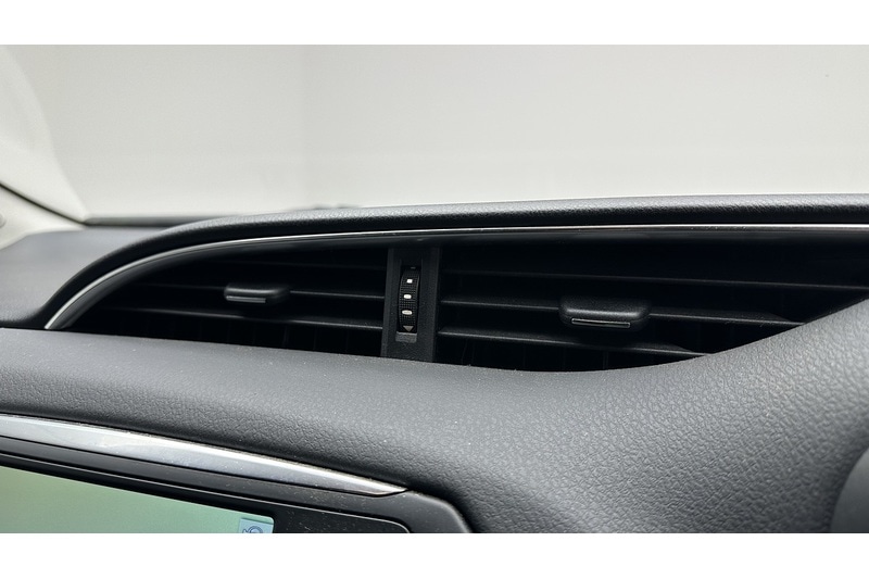 Used Toyota Yaris 2015 for sale - 76784419: Photo 41