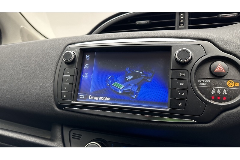 Used Toyota Yaris 2015 for sale - 76784419: Photo 43