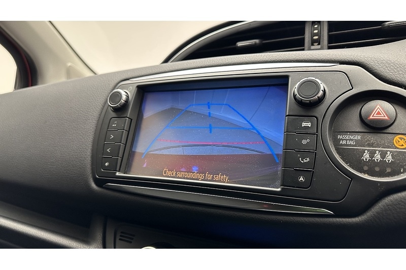 Used Toyota Yaris 2015 for sale - 76784419: Photo 45