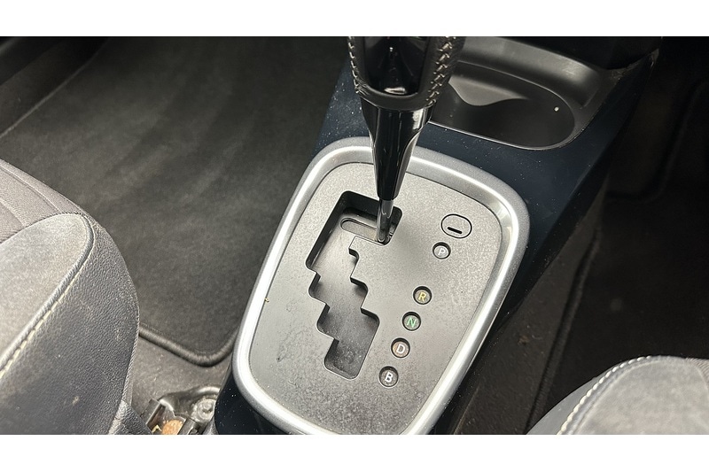 Used Toyota Yaris 2015 for sale - 76784419: Photo 47