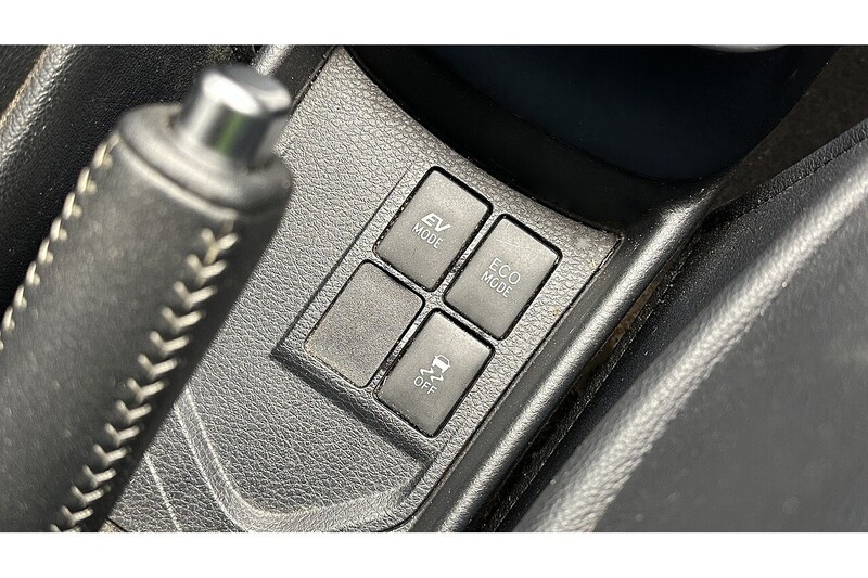 Used Toyota Yaris 2015 for sale - 76784419: Photo 48