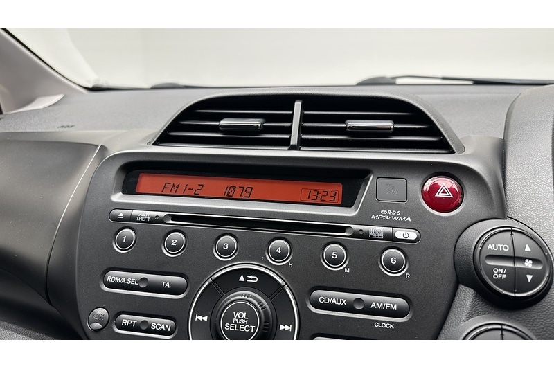 Used Honda Jazz 2015 for sale - 77188880: Photo 38