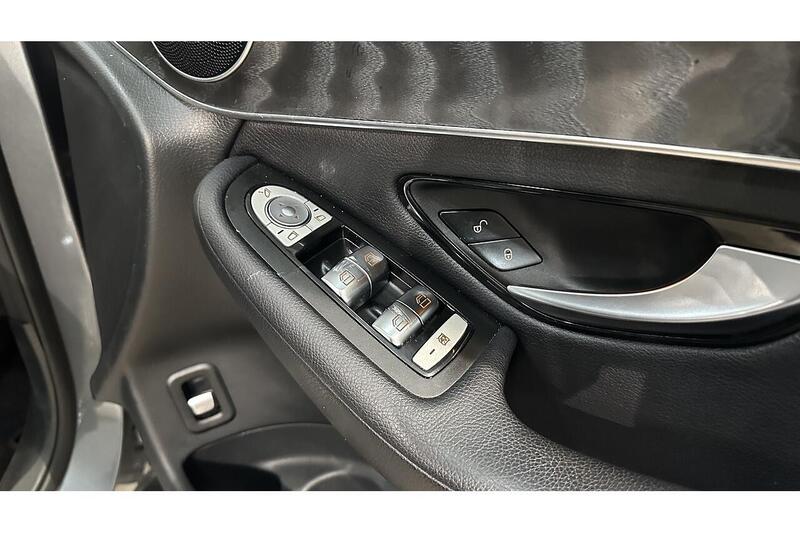 Used Mercedes-Benz GLC 2018 for sale - 76784473: Photo 31