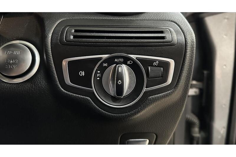 Used Mercedes-Benz GLC 2018 for sale - 76784473: Photo 35