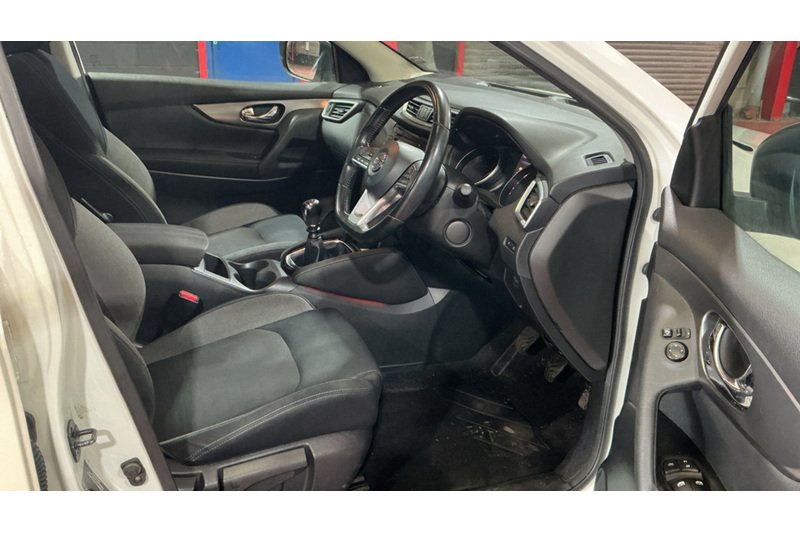 Used Nissan Qashqai 2017 for sale - 77920915: Photo 3