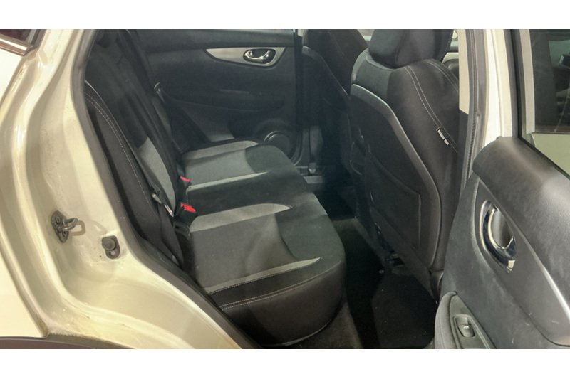 Used Nissan Qashqai 2017 for sale - 77920915: Photo 8