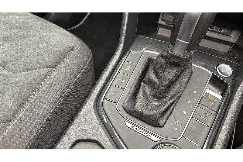 Used Volkswagen Tiguan 2018 for sale - 77617826: Photo 60